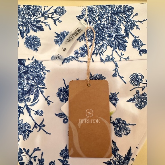 Floral Blue and White Women's Bikini SET - Picture 8 of 9